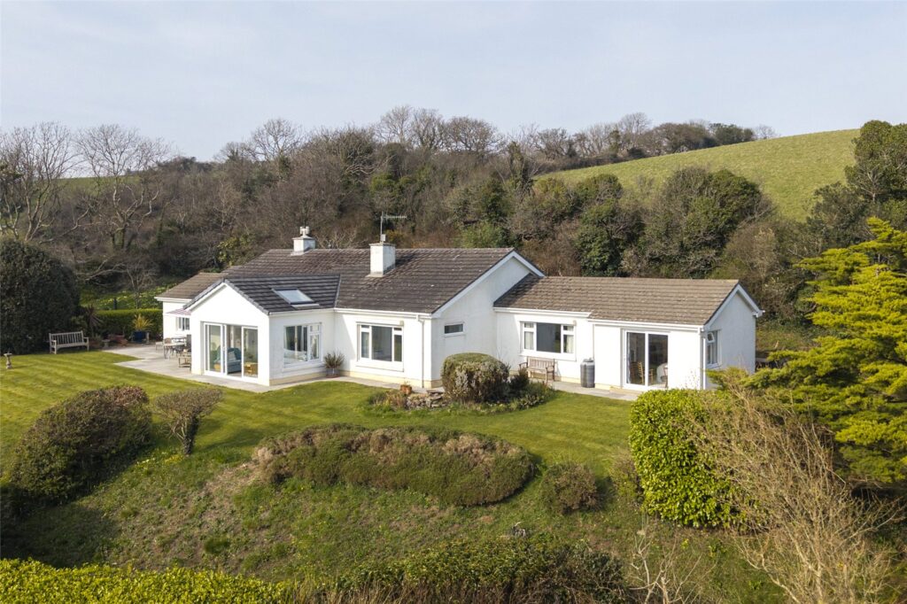 Amroth, Narberth, Pembrokeshire, SA67 8NQ